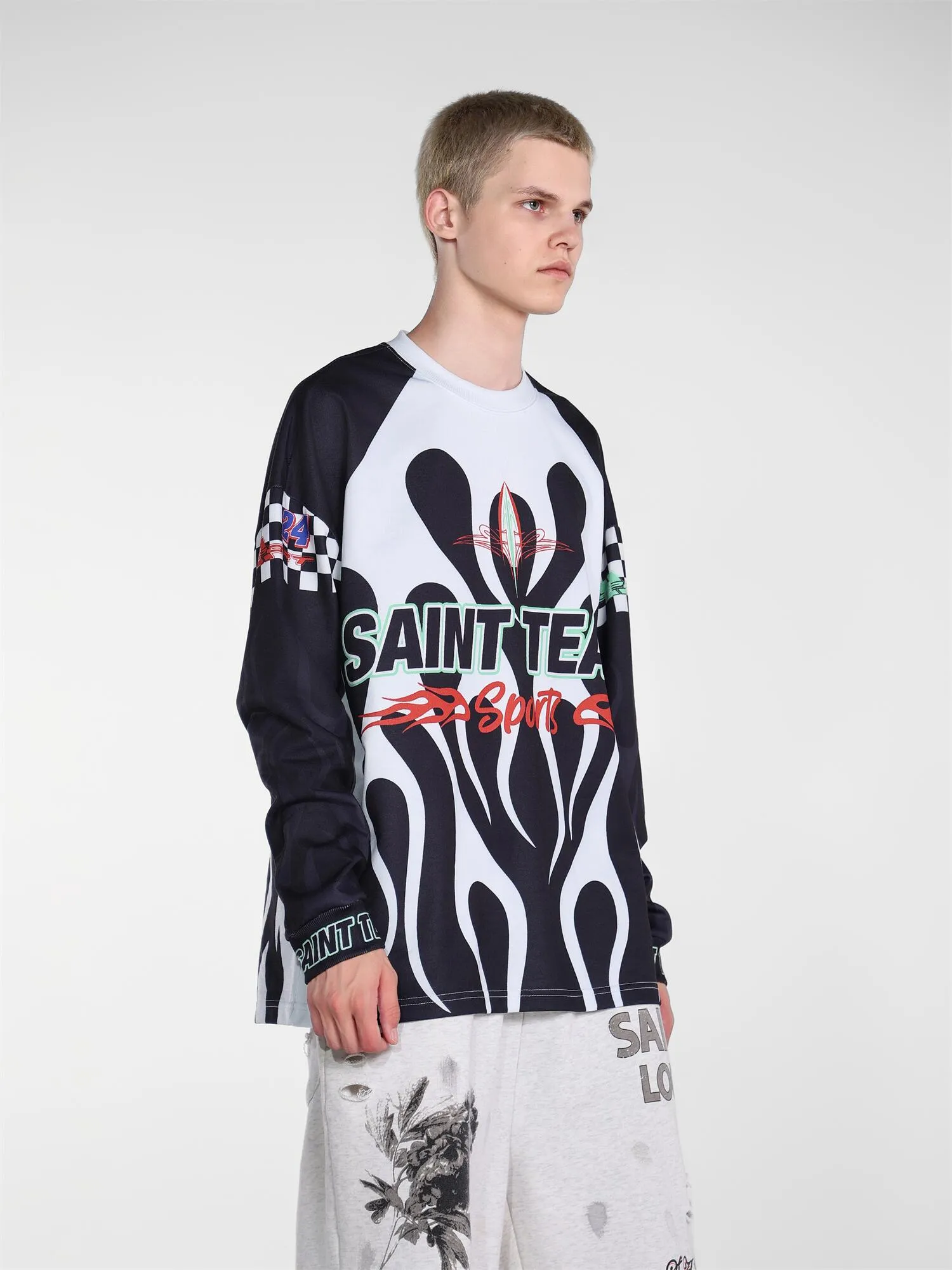 Saint michael tears all-over printed long-sleeved vintage autumn and winter T-shirt Style number: 121 Size: M L XL Wholesale price: 136 Color: black orange